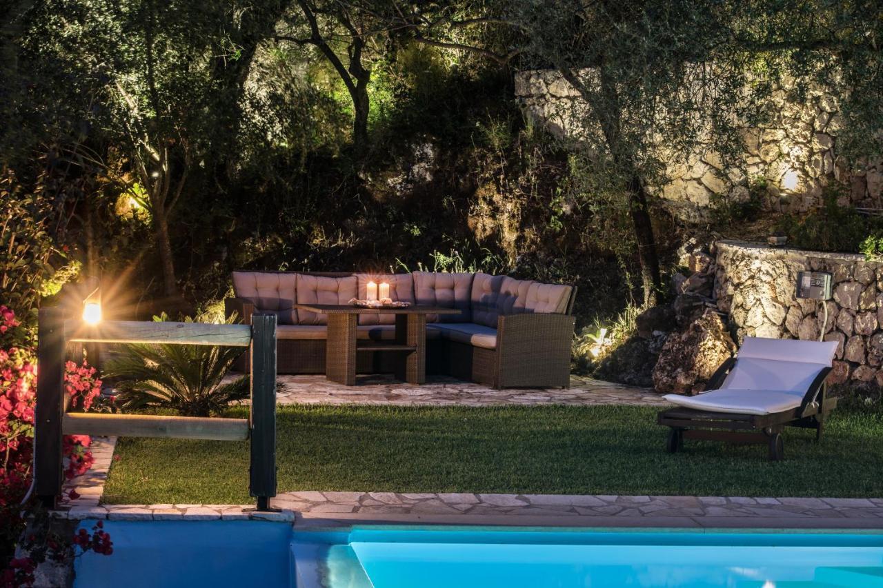 Villa Pasithea - Breathtaking Seaviews, Infinity Pool, Privacy, Close To The Beach Nydri  Extérieur photo